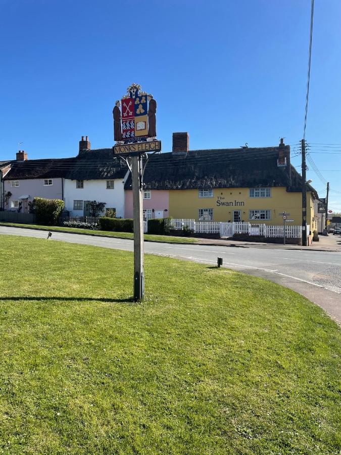 The Swan Inn Monks Eleigh Bagian luar foto